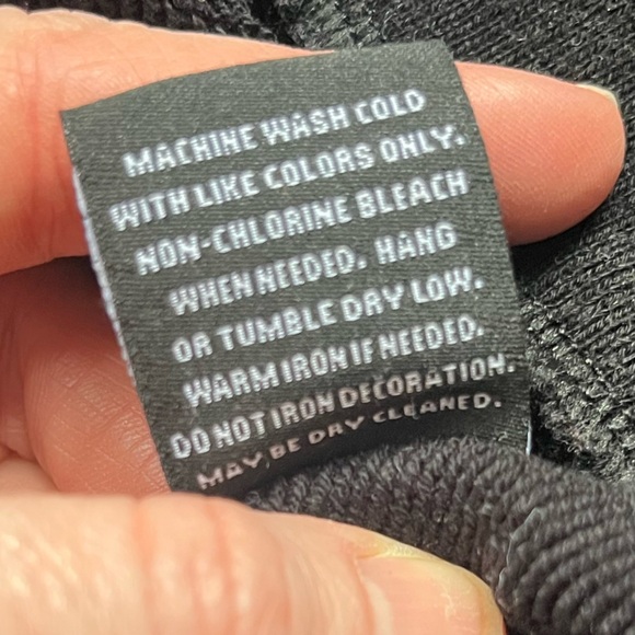 BKYS Embroidered Black Lucky Charm Bunny Rabbit Black Crew Neck Men’s Size L - Picture 5 of 7